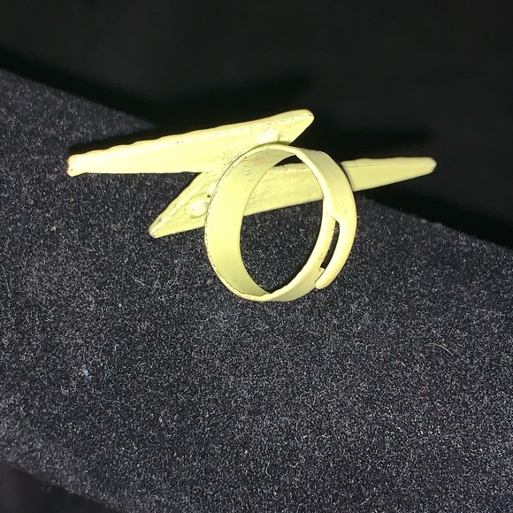 Ring - Picture 3 of 3